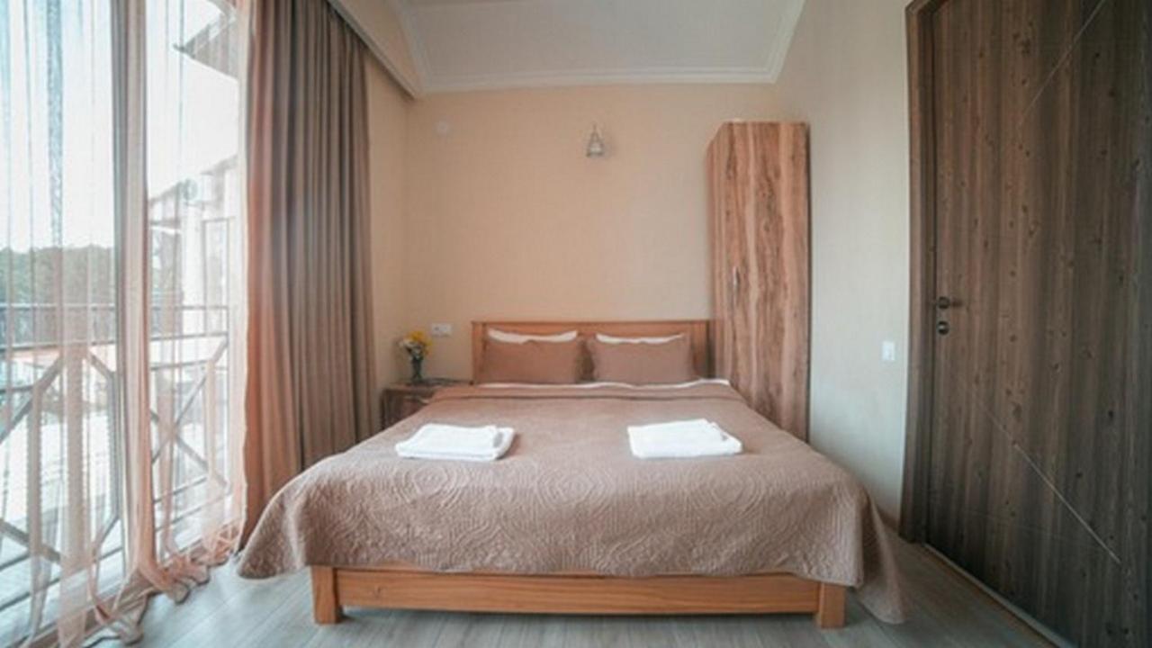 Hotel Surami Exterior photo