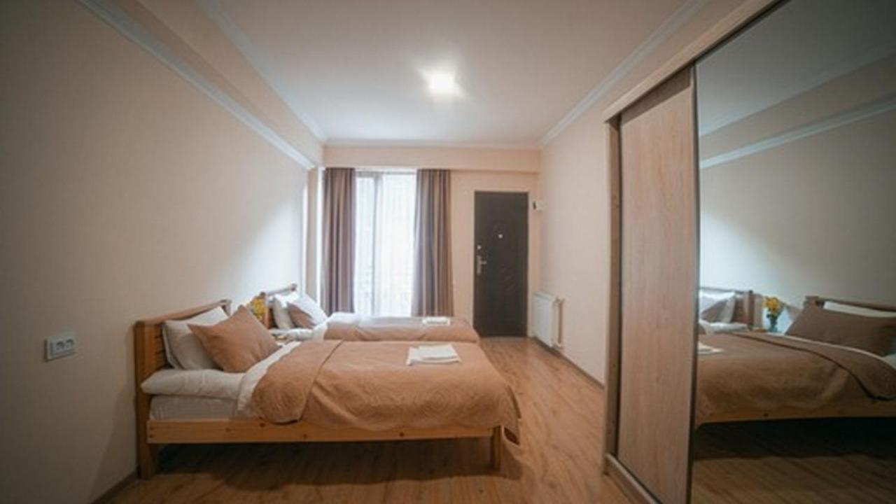 Hotel Surami Exterior photo