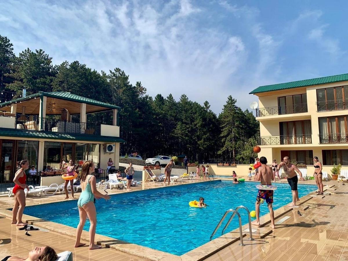 Hotel Surami Exterior photo
